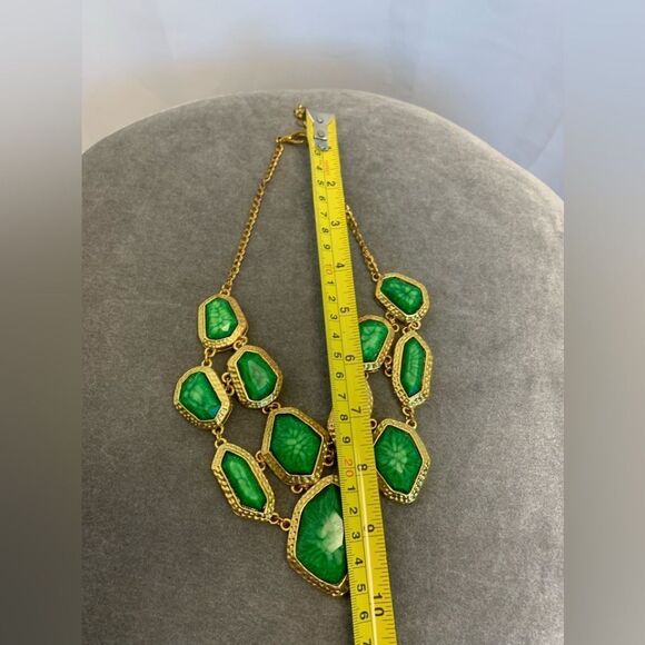 Amrita Singh green gold tone chunky statement necklace - Picture 8 of 10